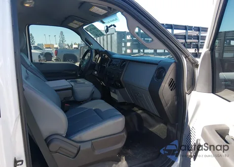 2016 Ford F-350 Chassis z USA, uszkodzony, nr VIN 1FDRF3G68GEC86660